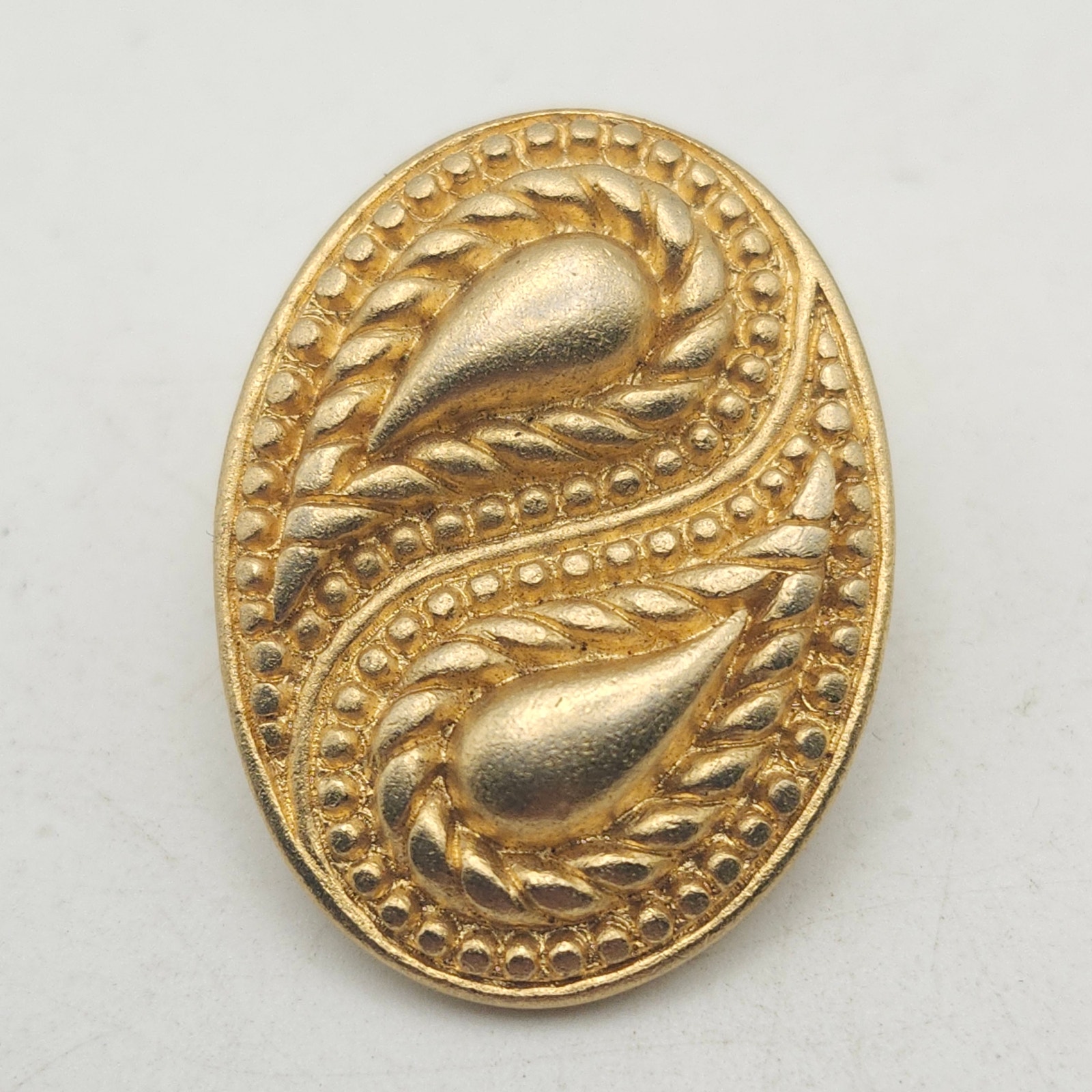 Monet Single Clip On Earring Gold Tone Paisley Oval Signed Designer Replacement 10$